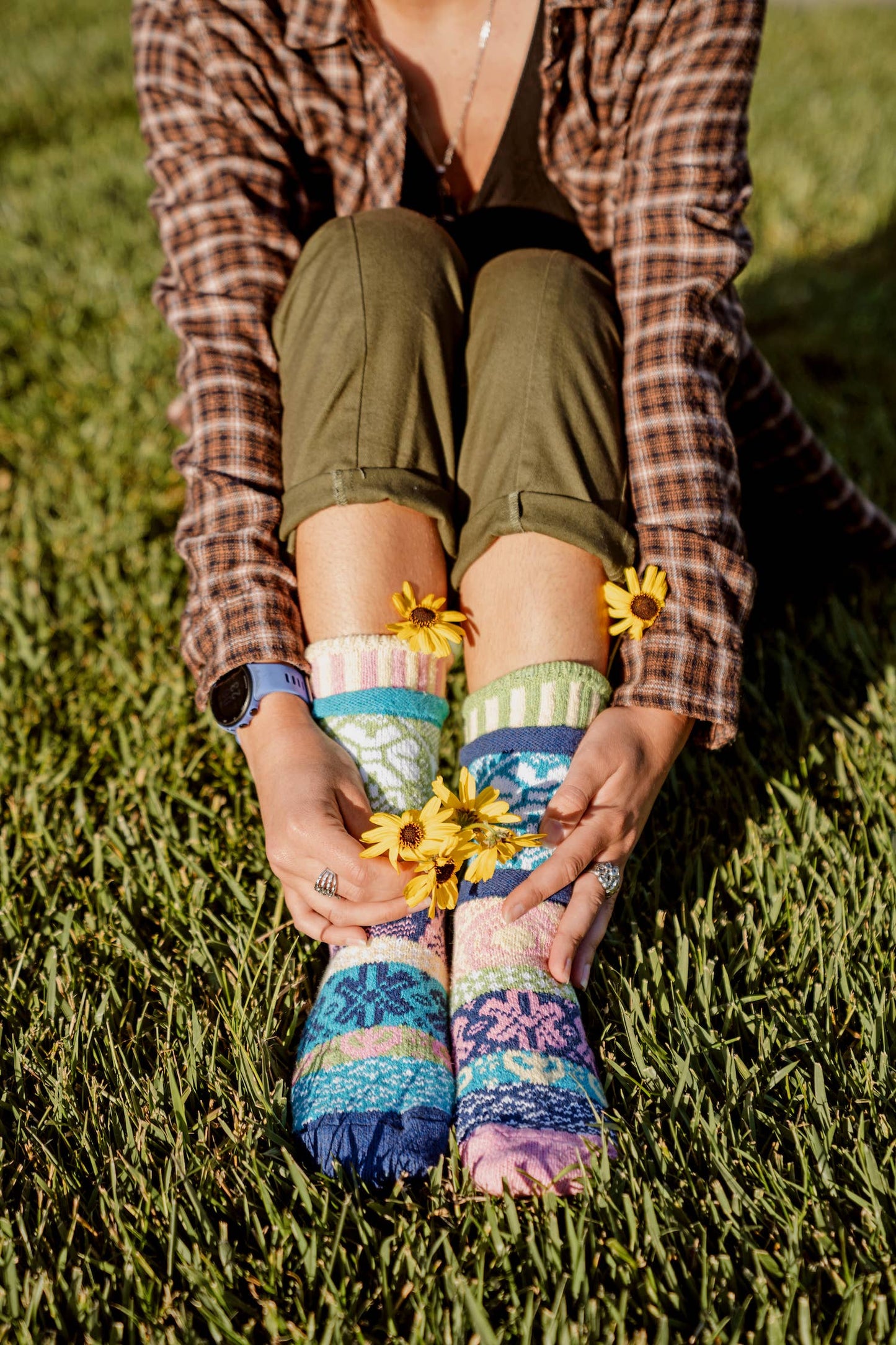 Hummingbird Crew Socks | Socks That Give Back : Small (Women 6 - 8 / Men 5 - 7)