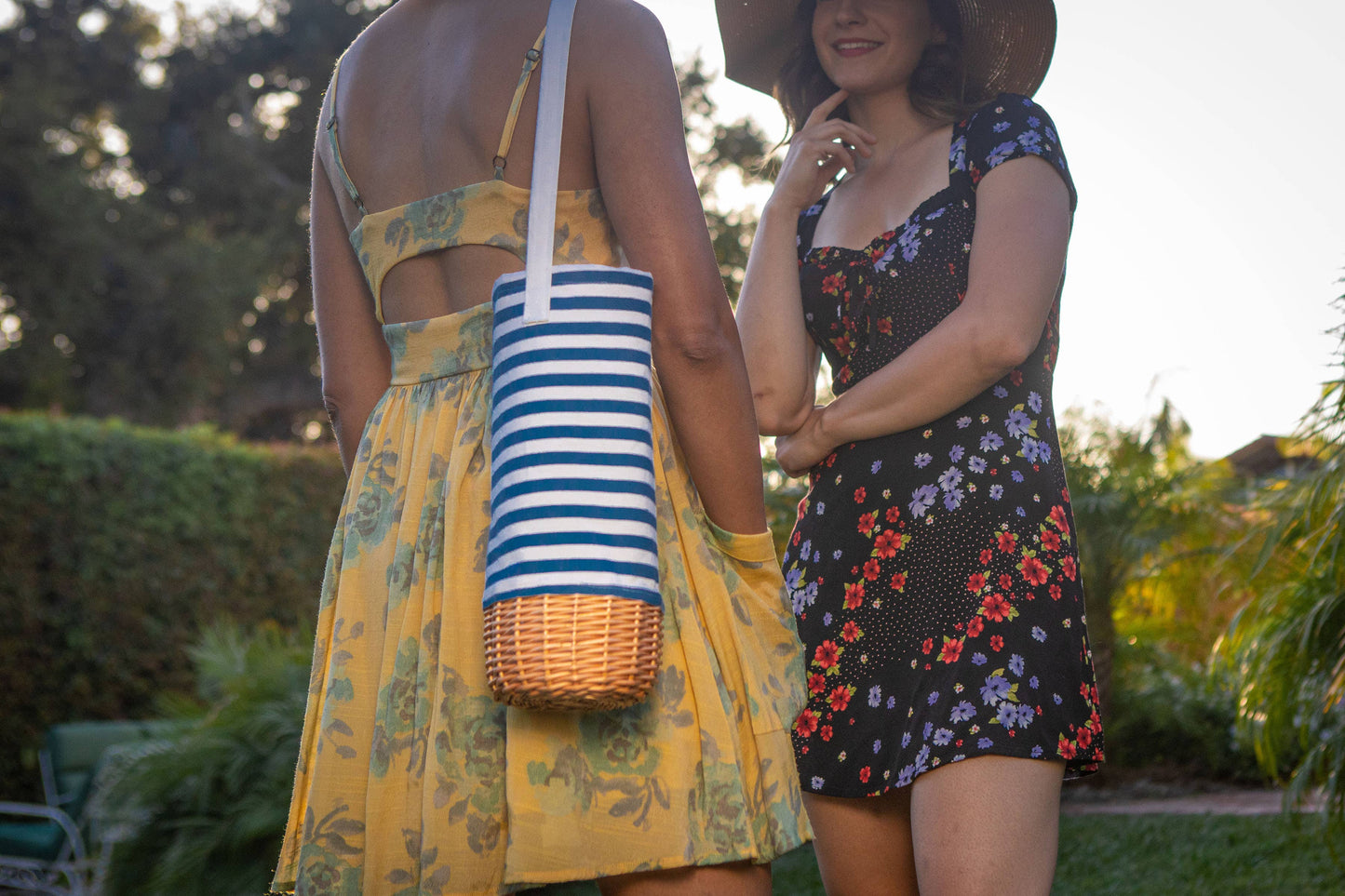 Malbec Insulated Canvas and Willow Wine cooler Basket: Beige Canvas