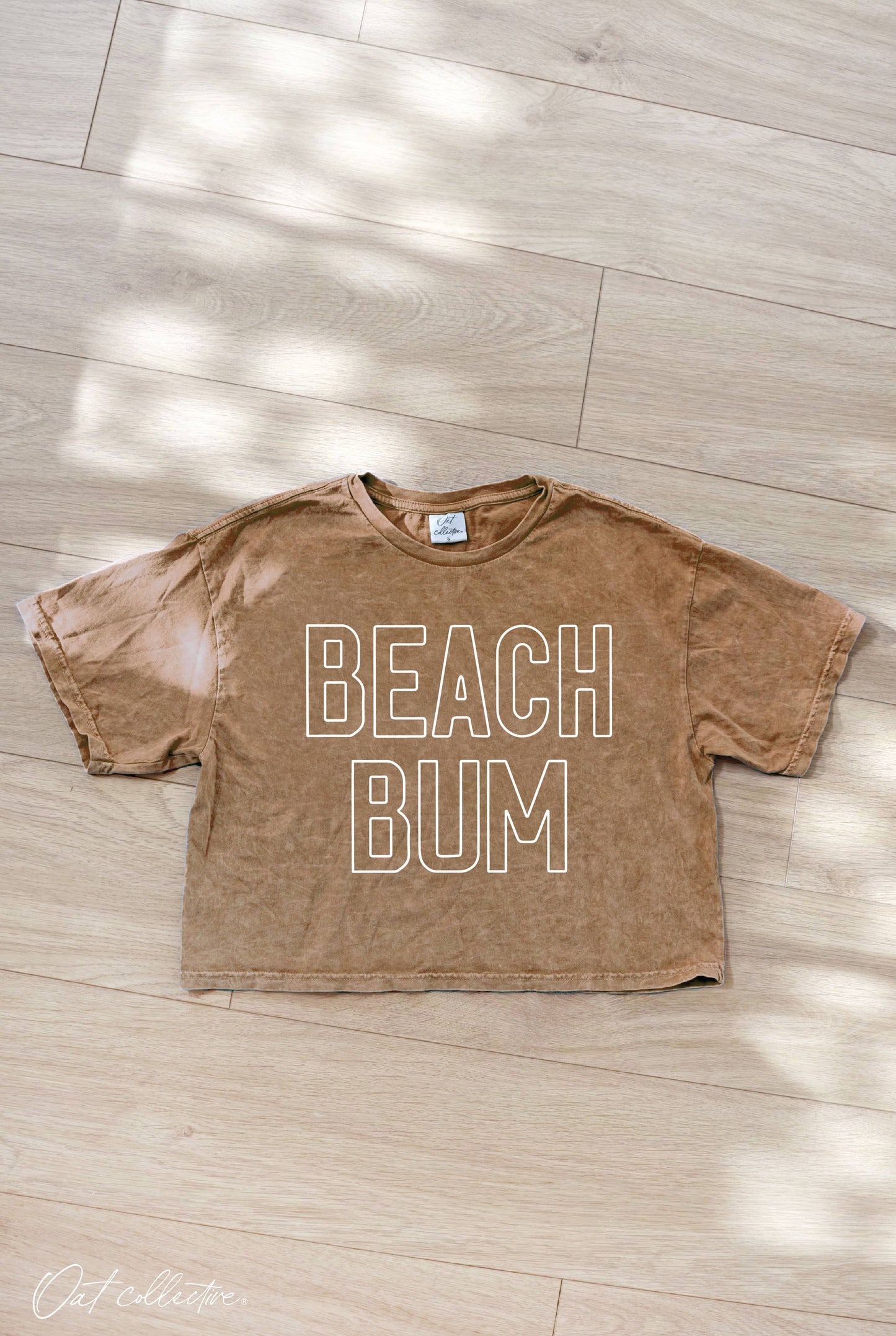BEACH BUM Cropped Mineral Graphic Top : MINERAL BLACK / M