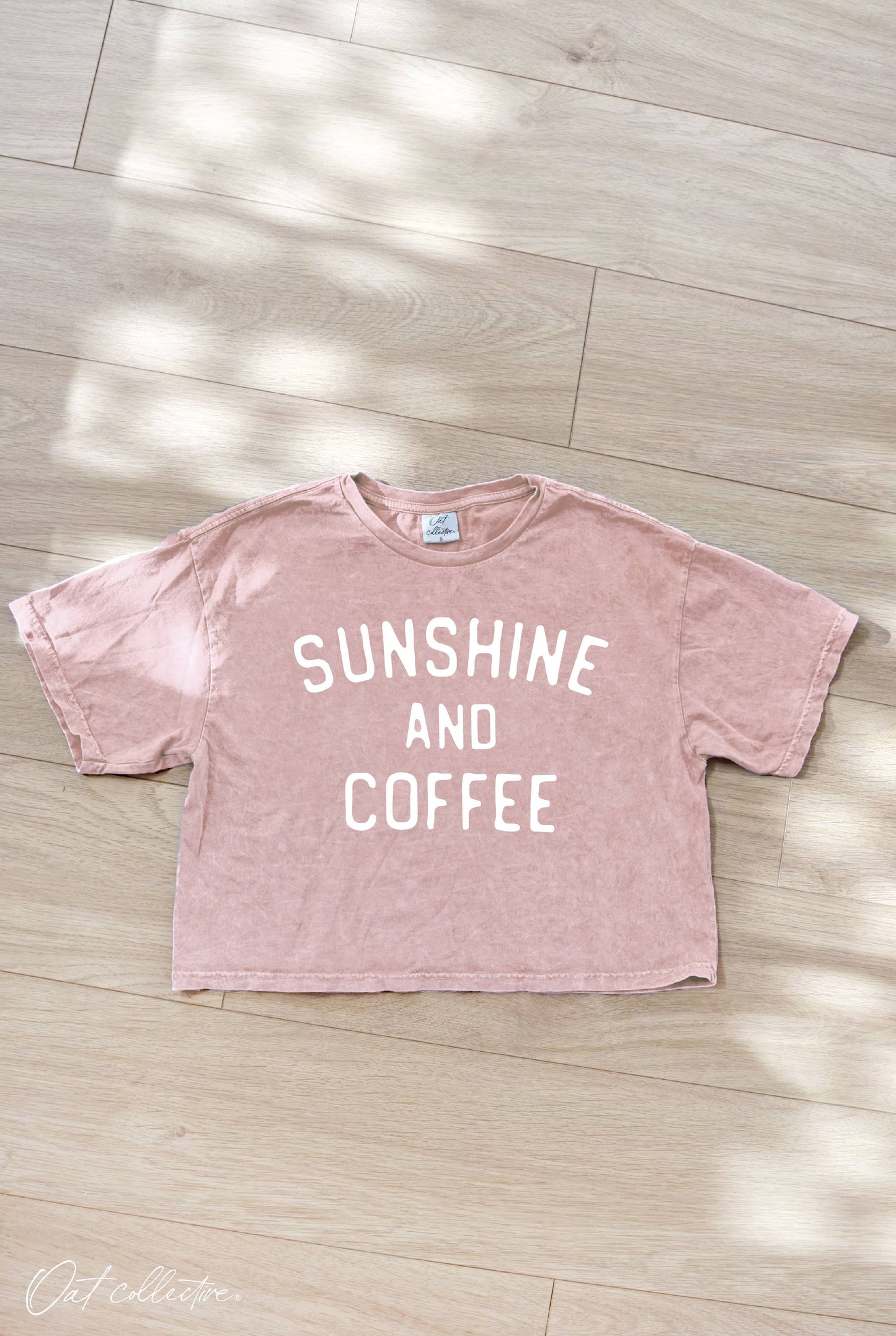 SUNSHINE AND COFFEE Cropped Mineral Washed Graphic Top
: MINERAL BLACK / XL