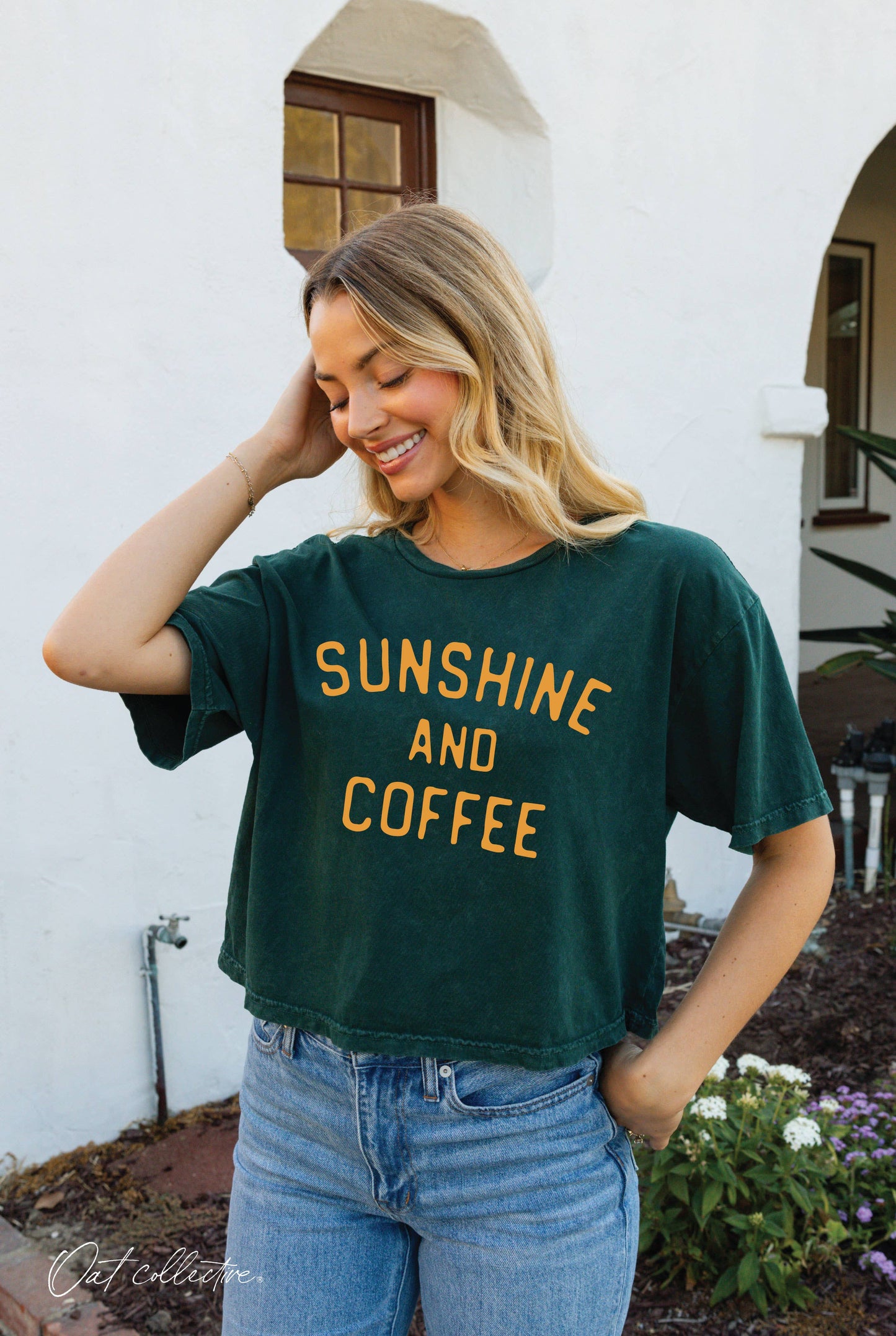 SUNSHINE AND COFFEE Cropped Mineral Washed Graphic Top
: MINERAL BLACK / M