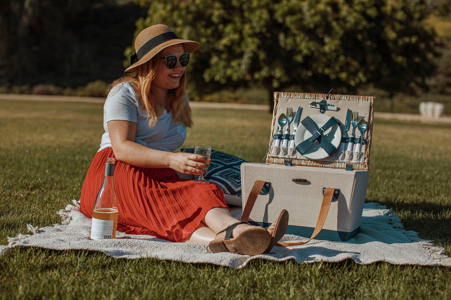 Picnic Basket for 2: Beige Canvas with Navy Blue Accents
