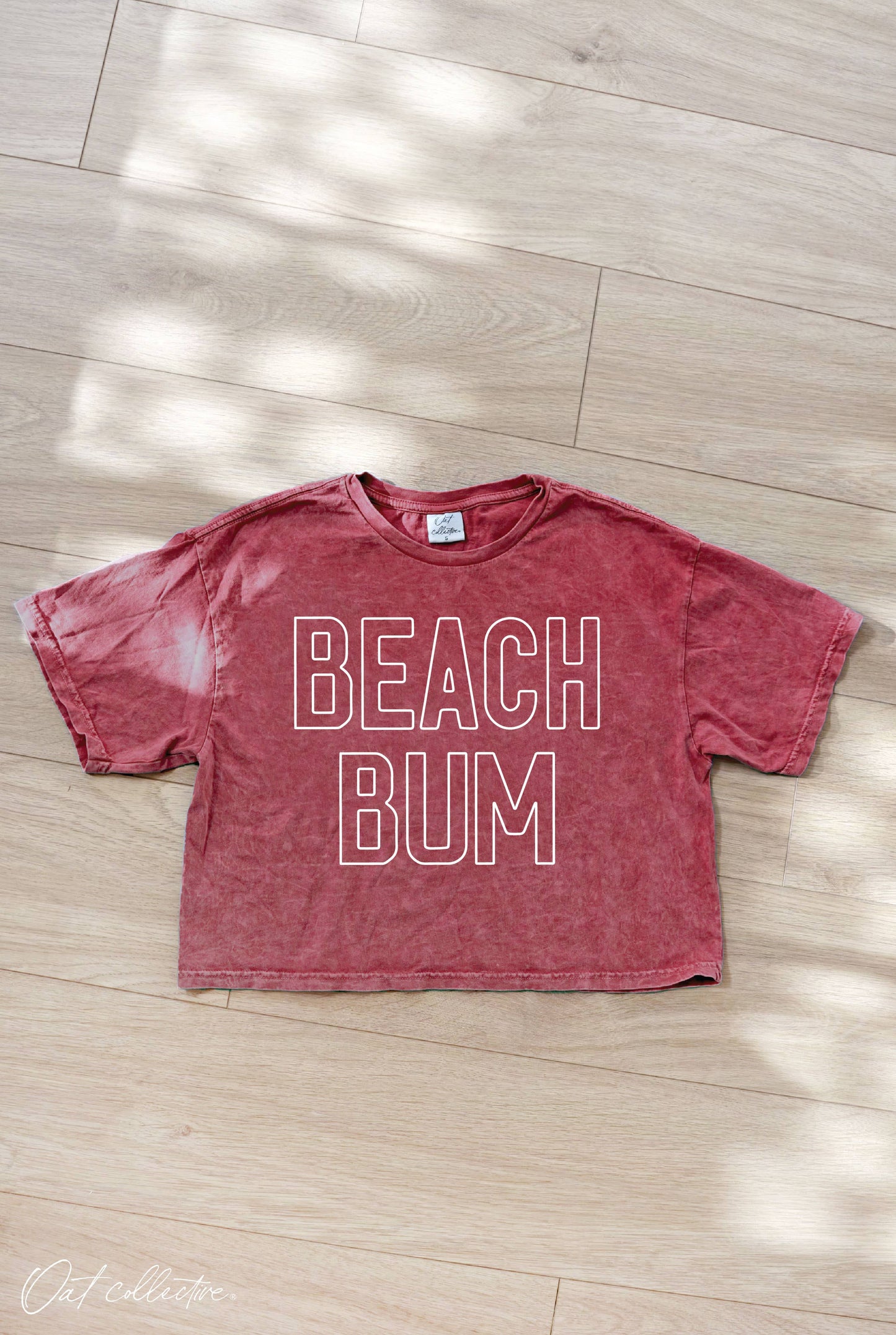 BEACH BUM Cropped Mineral Graphic Top : MINERAL BLACK / M