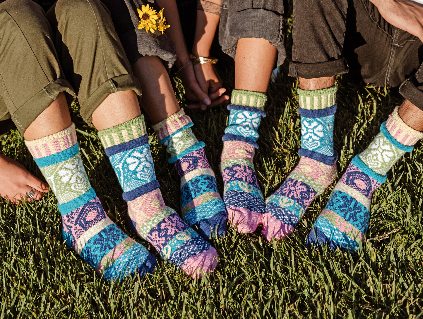 Hummingbird Crew Socks | Socks That Give Back : Small (Women 6 - 8 / Men 5 - 7)